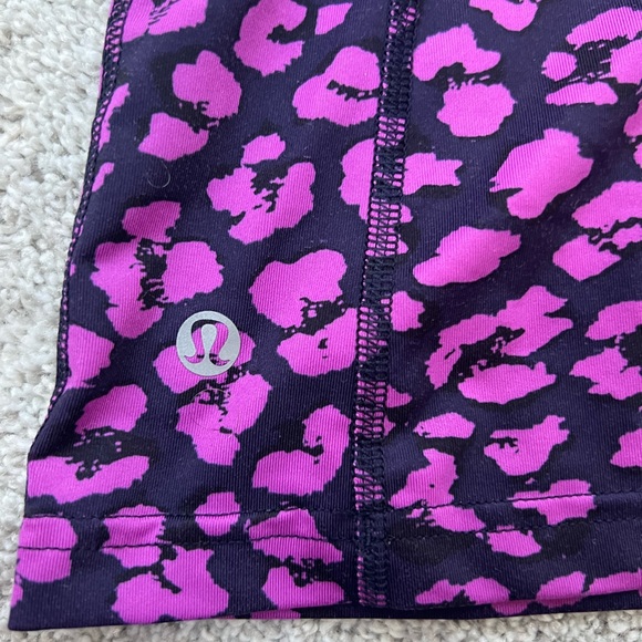 Lululemon Yoga Top with Built in Bra Size 2 Purple Navy Leopard Print - Picture 2 of 5